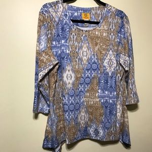 Asymmetrical top with long sleeves